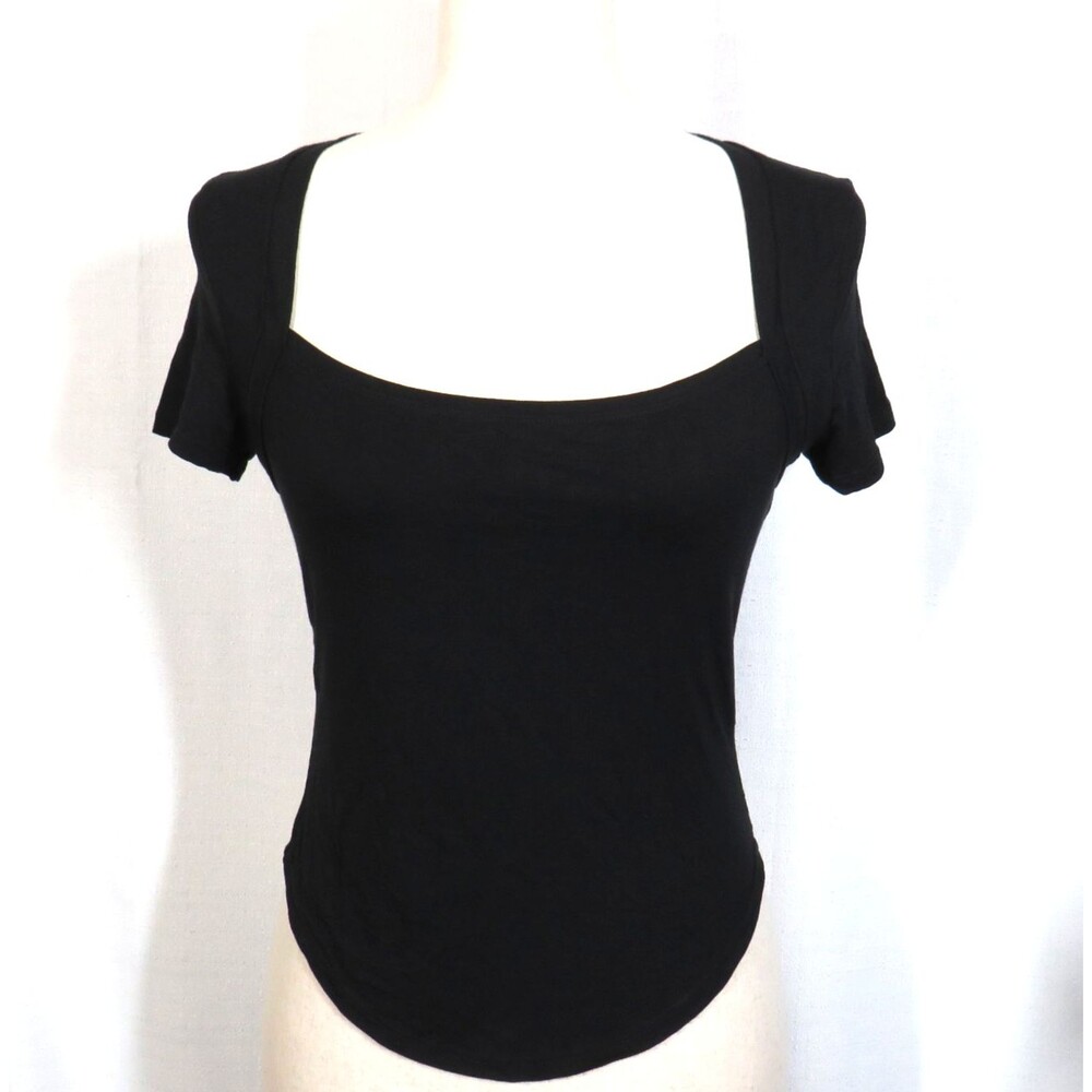 Halara Black Soft Stretchy Curved Hem Fitted Tee Size Small - Picture 6 of 7